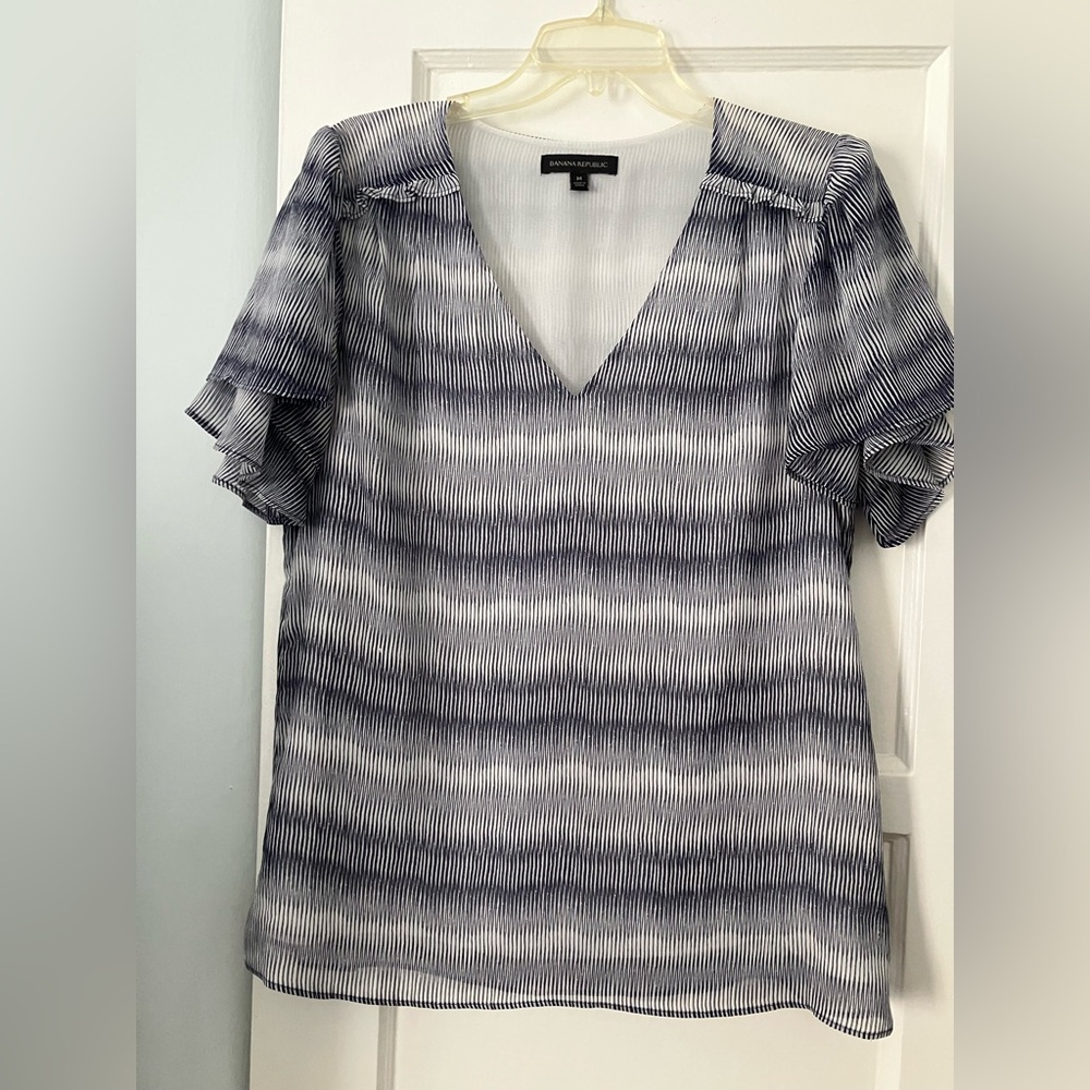 Banana Republic Pull Over Blouse
